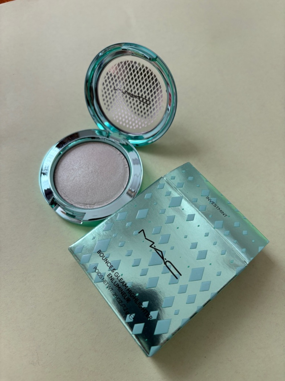 Mac Green Highlighter in Investmint New with box